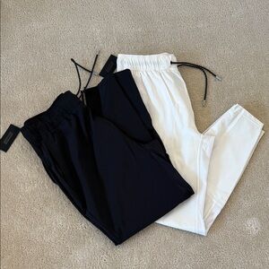 NWT 2 Legends Carson Pants Black and White Jogger size Large